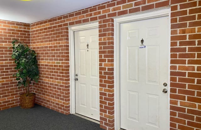 Berkleigh Square - 6708 Ridge Rd, Rossville, MD 21237