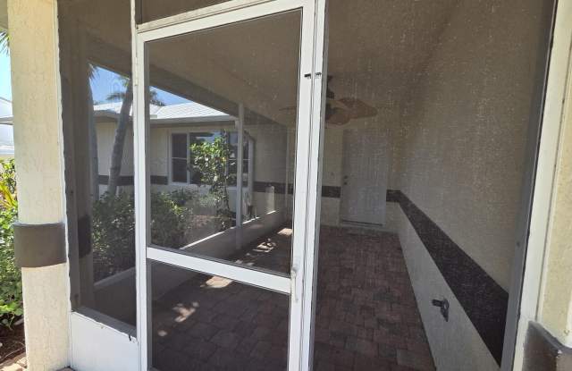 5501 SE Nassau Terrace Gallery 4