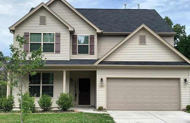 Spacious 5 Bedroom, 3 bath home in Greensboro with 2 car garage photos photos