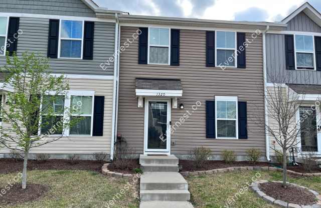 3 Bed & 2 Bath Townhouse in Nashville | Pet-Friendly | INQUIRE NOW! Gallery 1