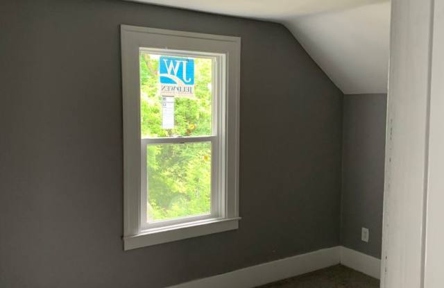 3 Bedroom Home In Pontiac photos photos