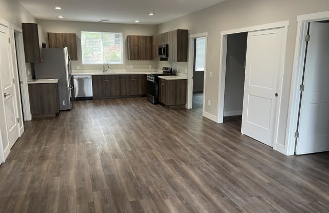 18 Pinegrove - 1 photos photos