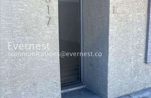 2317 West Adams Street photos photos