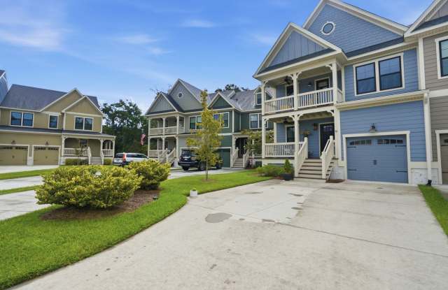 Beautiful Townhome In Private Community Gallery 3