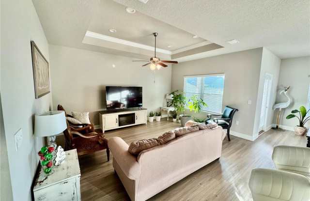 223 MOONRAKER Circle Gallery 3