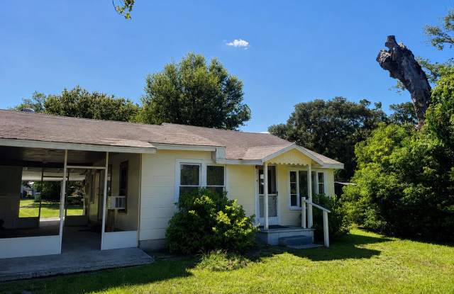 Cute 2BR Duplex in Zephyrhills photos photos