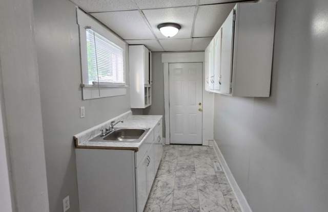 2207 S Walnut St, Muncie, IN 47302 photos photos
