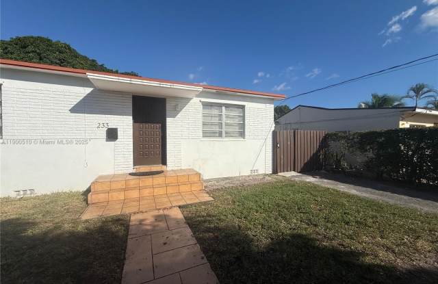 233 NW 45th Ave photos photos