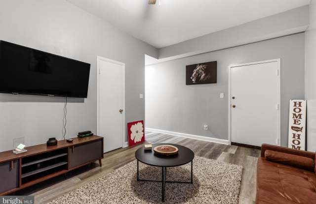 2834 R Street SE unit: 1 photos photos