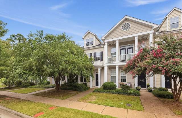 Charming 3BR Townhome in Governors Village, Chapel Hill NC Gallery 3