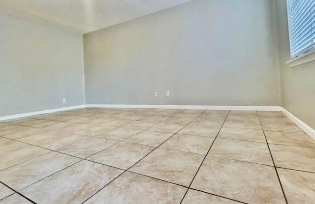 3906 Englewood Circle Gallery 4