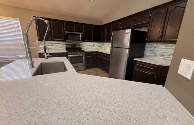 Beautiful 3 Bedroom, 2 Bathroom, 3 Car Garage Gallery 3