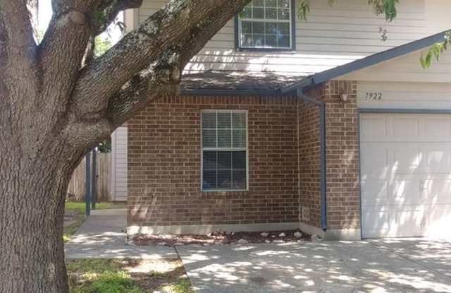 3 Bedroom/2.5 bath townhome in the Medical Center! photos photos
