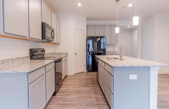 4003 White Pine Ln Gallery 4