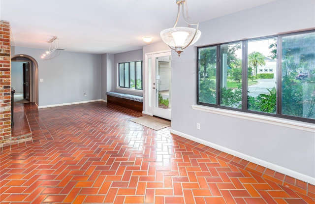 1250 RICHMOND ROAD Gallery 2