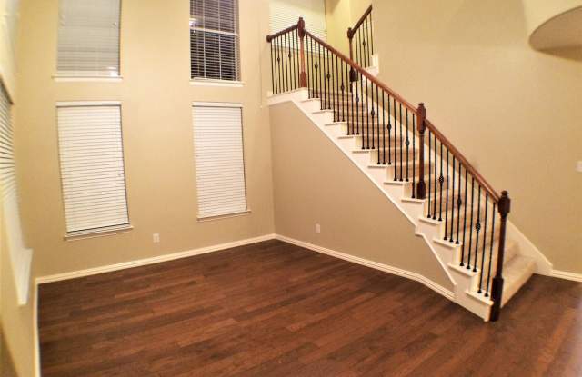 8538 Robertson Dr. Gallery 2