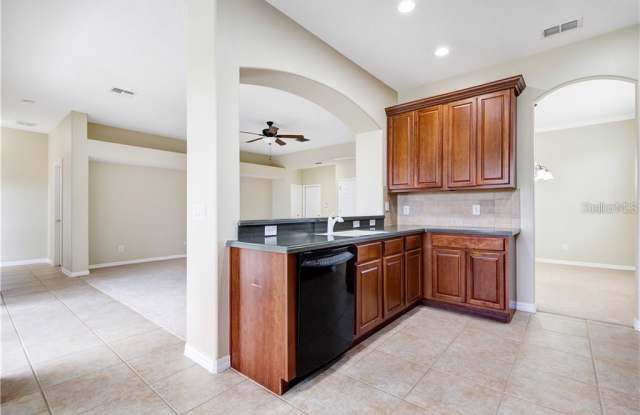 251 SPRING LEAP CIRCLE Gallery 4