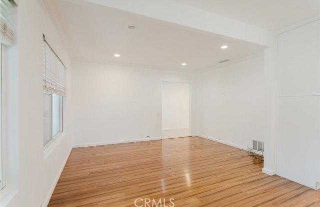 17419 Blackhawk Street Gallery 3