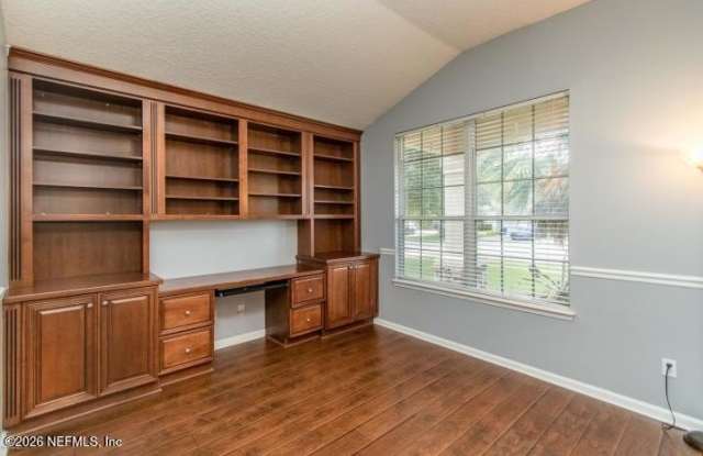 3515 LAUREL LEAF Drive Gallery 4