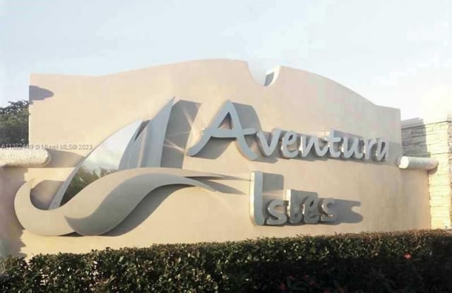 322 NE 194th Ln - 322 Northeast 194th Lane, Ives Estates, FL 33179