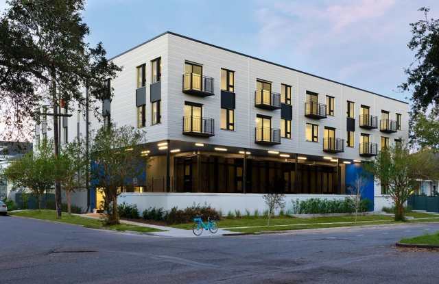 3100 Banks St photos photos