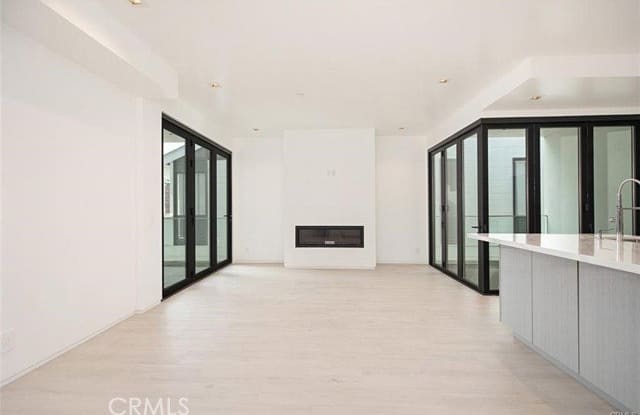 423 Orchid Avenue Gallery 3