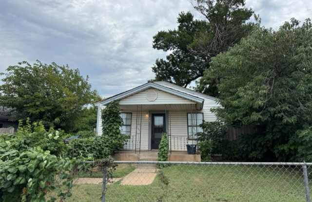 2 bed 1 bath home for rent near 59th between I-35 and Shields! - 5412 South Byers Avenue, Oklahoma City, OK 73129