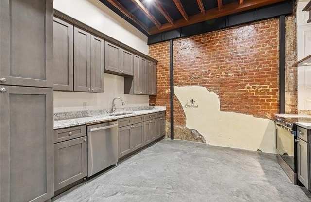 137 CARONDELET Street Gallery 4