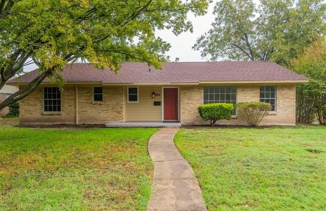 655 W Pentagon Parkway - 655 West Pentagon Parkway, Dallas, TX 75224