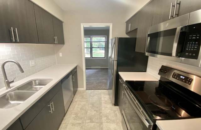 Remodeled 2 Bedroom, 1 Bathroom - 3104 Bluff Street, Madison, WI 53705