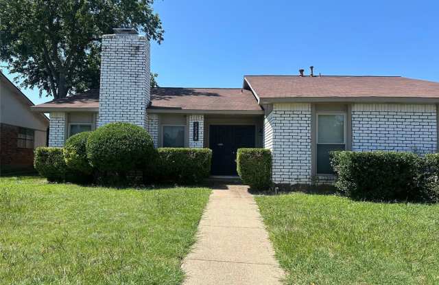Effortless Living in a Beautifully Modernized Space! - 10238 White Elm Road, Dallas, TX 75243