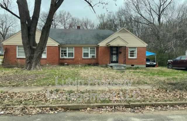 1070 S Highland St photos photos
