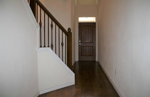 1205 Lake Vista Lane Gallery 2