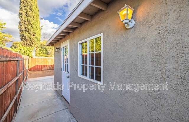 703 Mills St photos photos