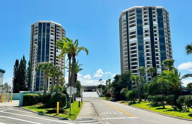 1 Oceans West Boulevard photos photos