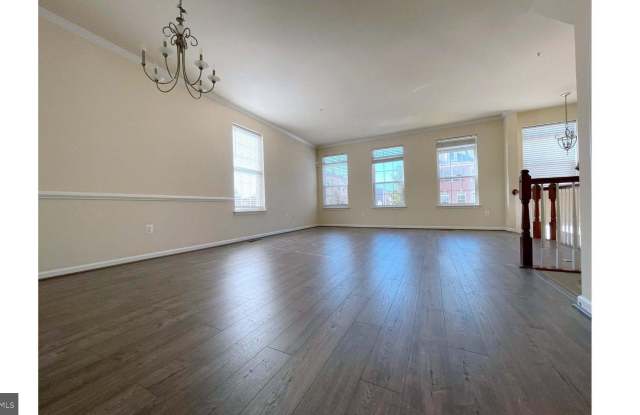 7165 HUMMINGBIRD Drive Gallery 3