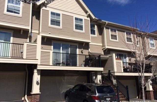 11200 Kinsley St - 11200 Kinsley Street, Eden Prairie, MN 55344