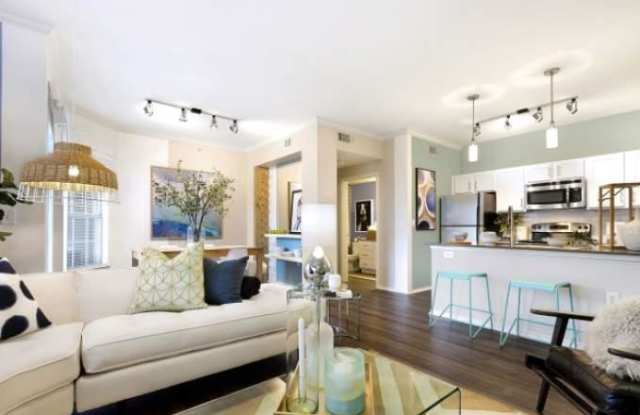 5636 Southwest Pkwy Gallery 4