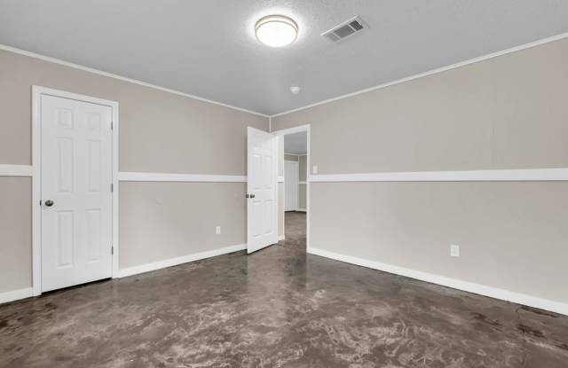 Recently Renovated 2 Bedroom 1 Bath Apartments for Rent! Gallery 4