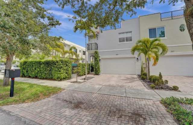 2515 NE 18th Street photos photos