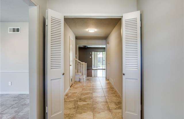 10510 Ravenscroft Drive Gallery 4