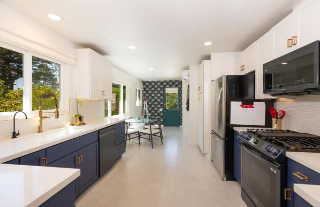 2166 E Valley Road Gallery 2