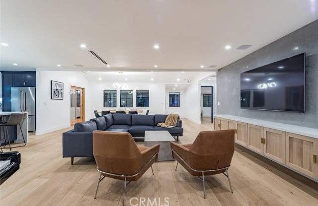4627 Ethel Avenue Gallery 3