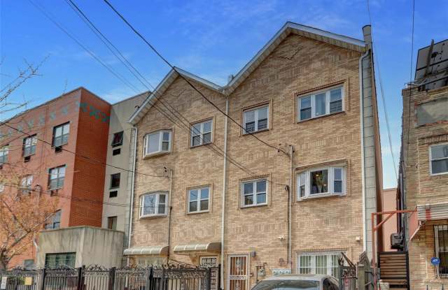 712 Snediker Avenue photos photos