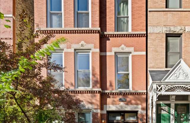 1102 N Wolcott Ave photos photos