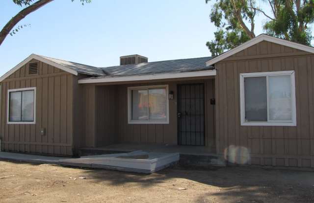 Home for Rent in Oildale Gallery 1