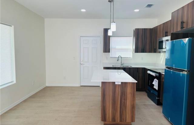 3009 W Driftwood Street Gallery 4