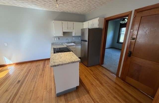 17 Englewood Avenue Gallery 4