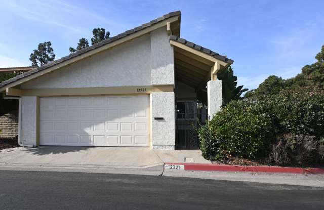 Upgraded 2 Story 3 BD + Loft, 2.5 BA at the Parkwood community in Los Alamitos. - 12321 Glacier Circle, Los Alamitos, CA 90720