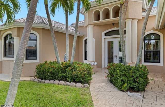 4901 SW 27th Place Gallery 4